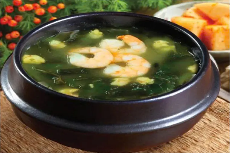 Canh rong biển hải sản